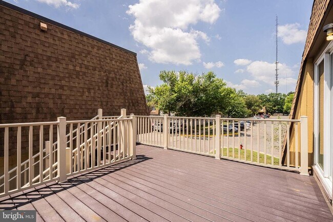 Foto del edificio - 7932 Silverada Pl