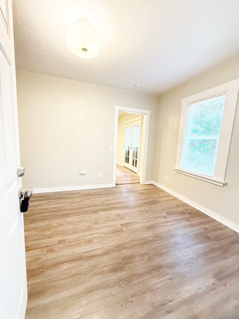 Foto del edificio - 1907 E 18th St