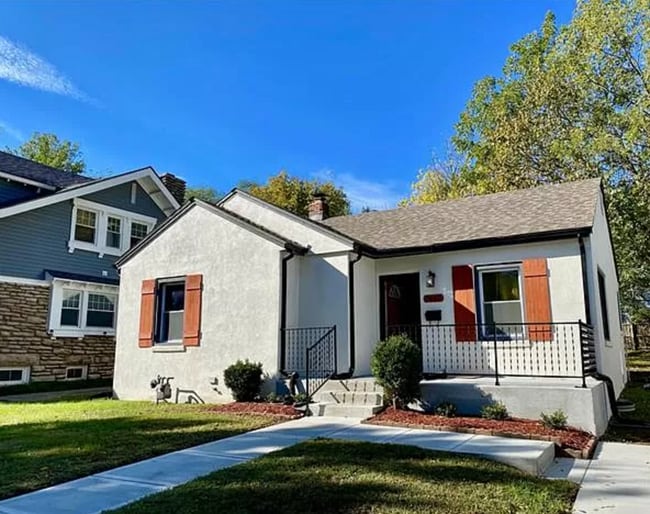 Building Photo - 7430 Paseo Blvd