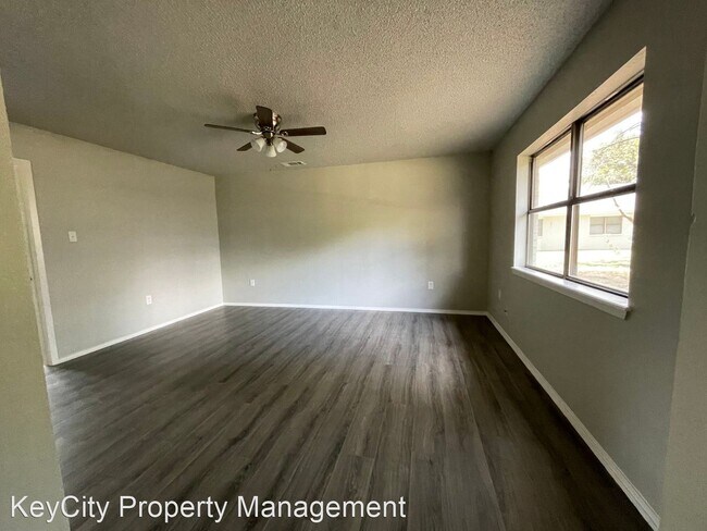 Building Photo - 2 br, 1 bath House - 1325 Cedar St #1