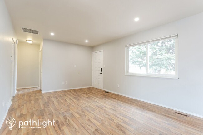 Building Photo - 6640 Brook Forest Drive, Colorado Springs,...