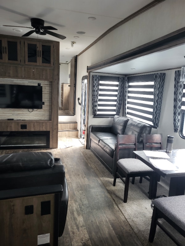 Building Photo - 12004 47th Dr NE