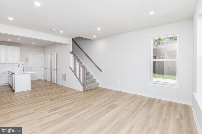 Building Photo - 44514 Wolfhound Sq