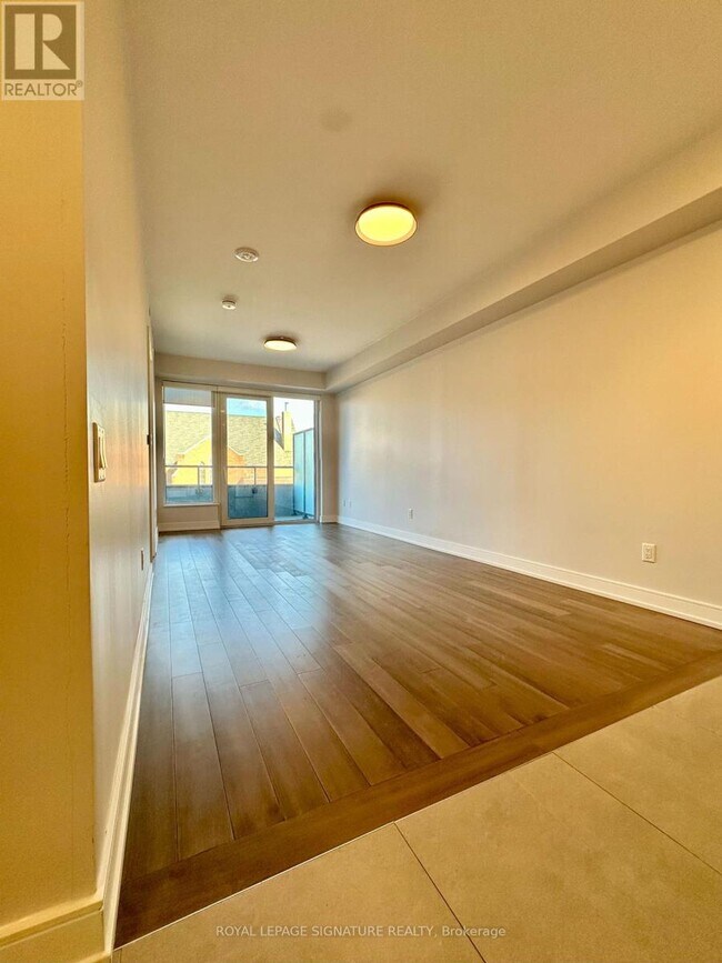 Photo du bâtiment - 2525 Bathurst St