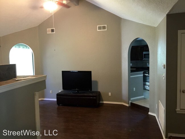 Foto del edificio - 2103 Zephyr Ln