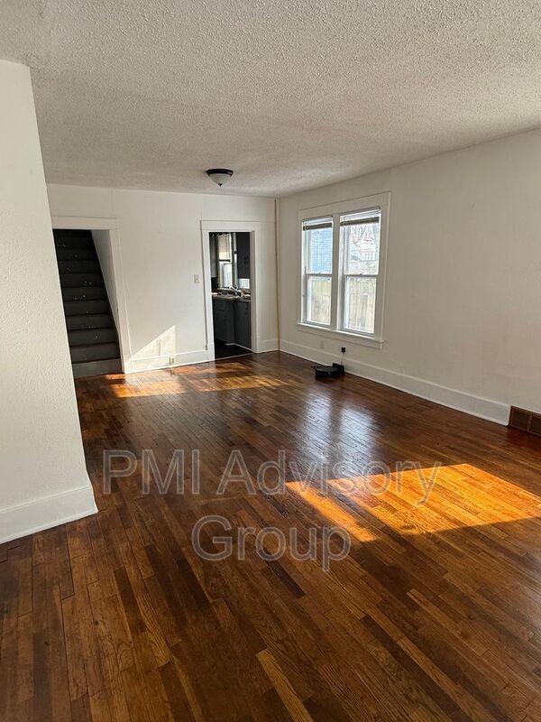 Building Photo - 1236 SW Jewell Ave