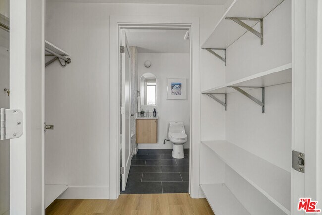 Foto del edificio - 1822 Overland Ave