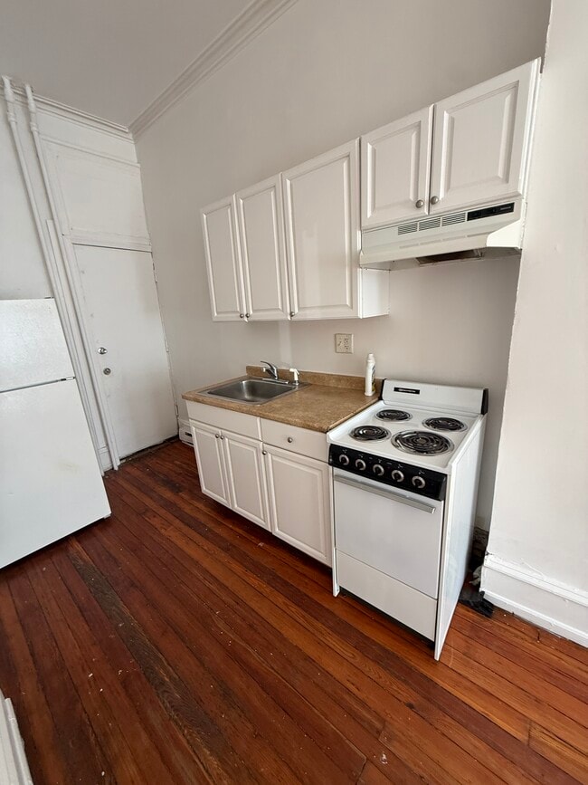 Building Photo - 2083 E Clearfield St