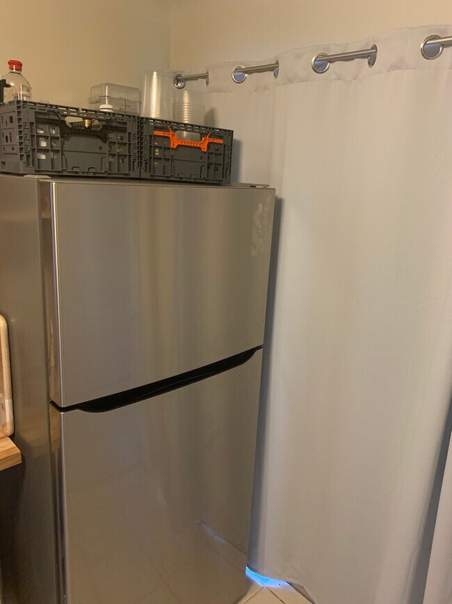 Building Photo - 9627 Whiteacre Rd