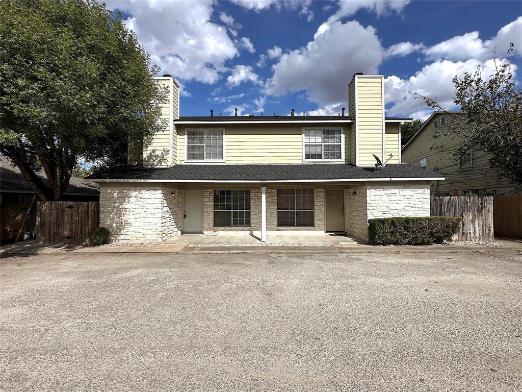 Foto principal - 2203 Creekside Ln