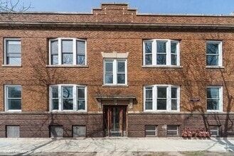 Building Photo - 2010 W Cornelia Ave