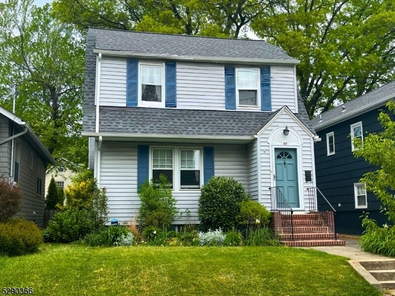 Primary Photo - 49 Broadview Ave