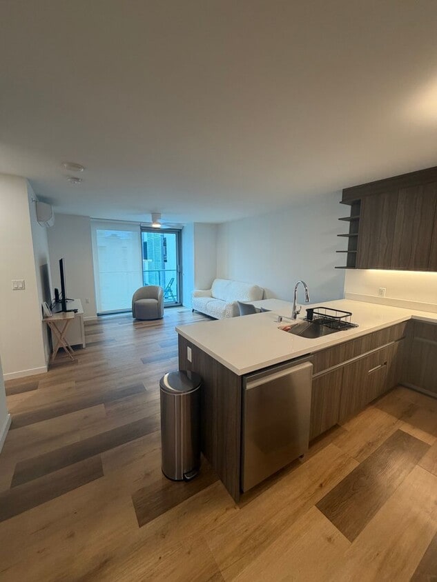 Ready to Move in Brand New Condo! Fully Furnished! 2 Bed/2 Bath/1 Parking at The Park on Ke‘eaumoku! - Ready to Move in Brand New Condo! Fully Furnished! 2 Bed/2 Bath/1 Parking at The Park on Ke‘eaumoku!