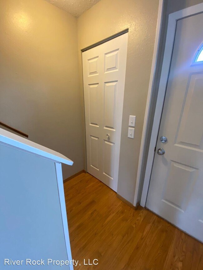 Foto del edificio - 3 br, 1 bath House - 2143 2nd Avenue East