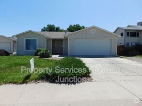 Building Photo - 314 Catkin St