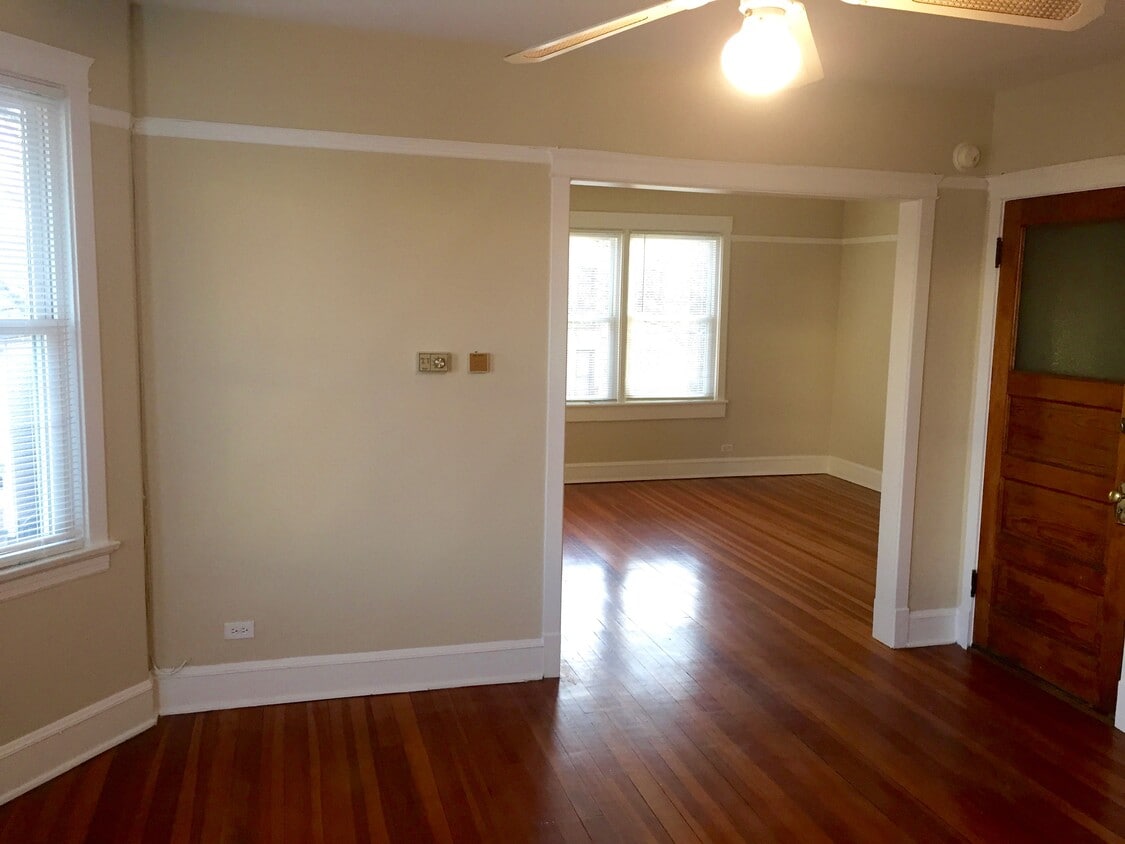 Primary Photo - 1420 W Edgewater Ave