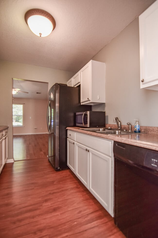 Building Photo - 7898 Montview Rd