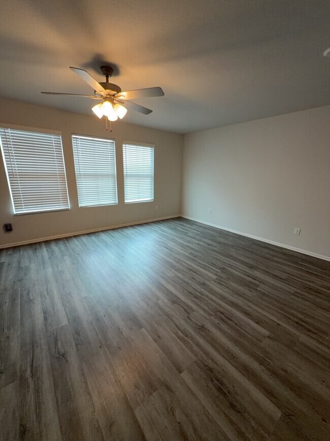 Building Photo - 509 Hines Ave