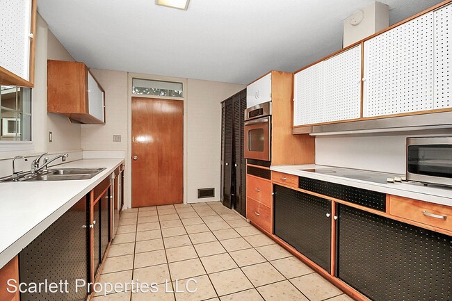 Building Photo - 3 br, 2 bath House - 467 16th Ave NW