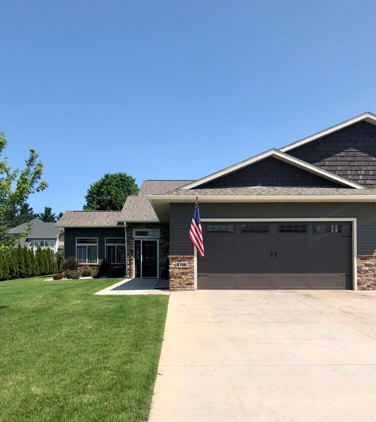 Primary Photo - 5708 Sandpiper Dr