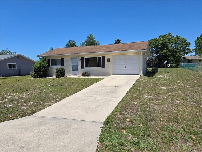 Building Photo - 11112 SW 78th Ave