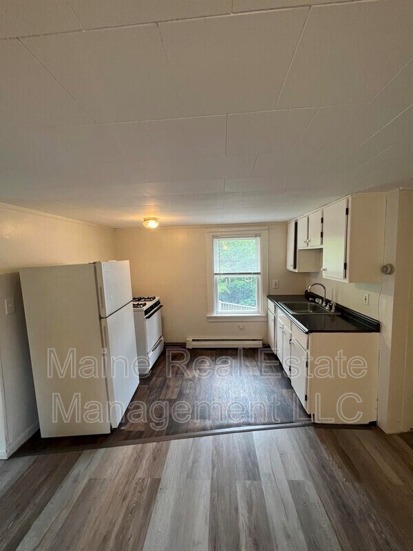 65 Bosworth St Unit Apt. 4, Old Town, ME 04468 Condo for Rent in Old