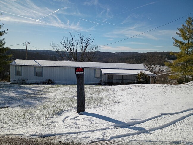 Foto del edificio - 643 Kelly Rd