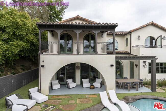 Foto del edificio - 5861 Ridgebrook Dr