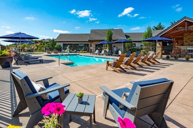 Foto del edificio - Four Lakes Apartment Homes