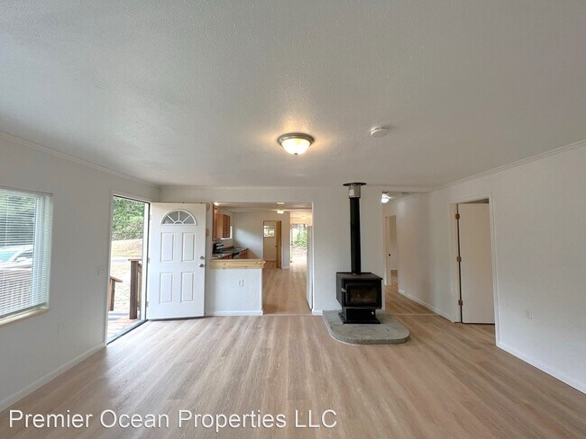 Foto del edificio - 2 br, 1 bath House - 99288 S. Bank Chetco ...