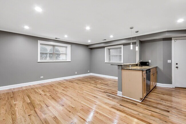 Foto del edificio - 4715 S Greenwood Ave