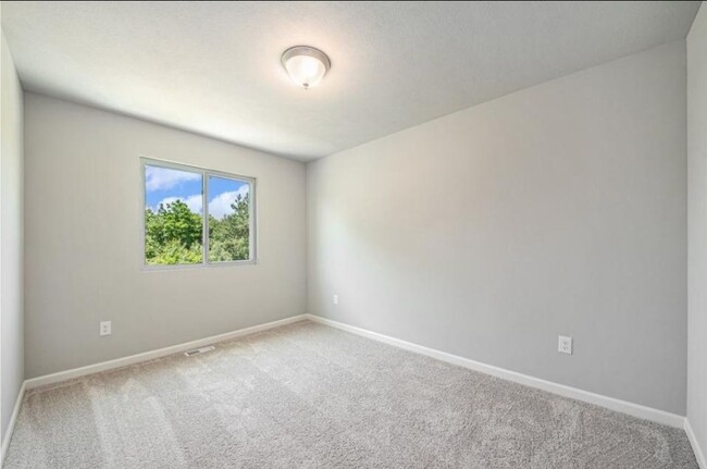 Building Photo - 4633 Glen Haven Dr