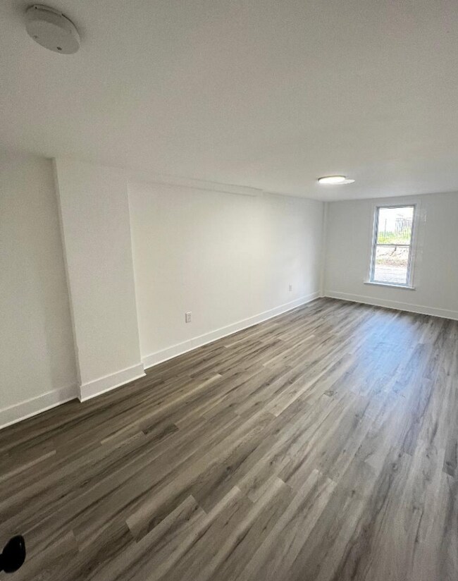 Foto del edificio - 358 W 21st St