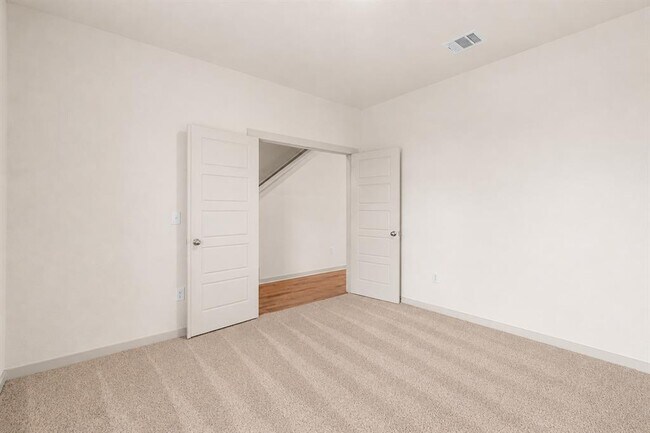 Building Photo - 14101 Mcarthur Dr