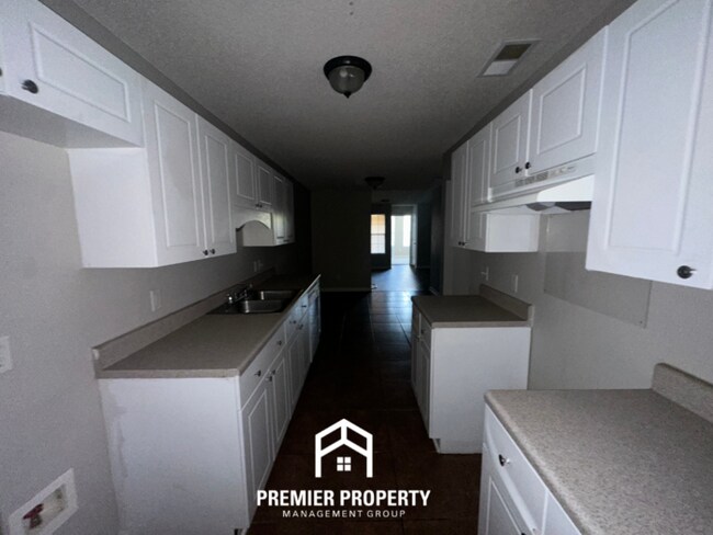 Foto del edificio - 1116 Sunstar Dr