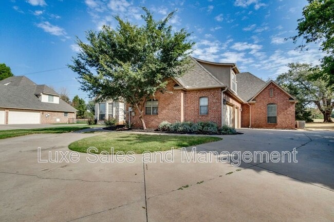 Building Photo - 3341 Heritage Green Cir