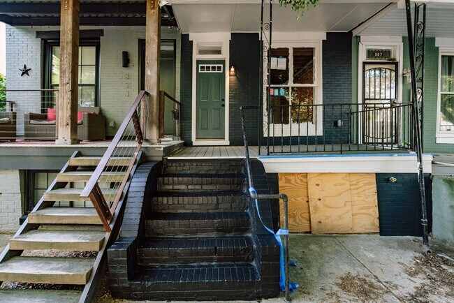 Building Photo - BEAUTIFULLY RENOVATED on the best block in Remington
