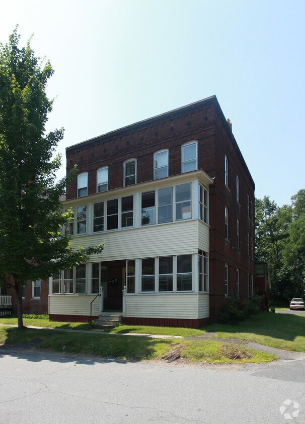 Primary Photo - 10 4th St