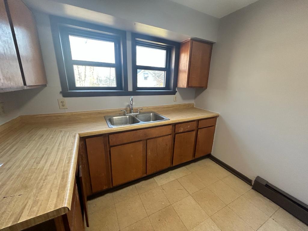 116 Maywood Dr Unit 1, Youngstown, OH 44512 Room for Rent in