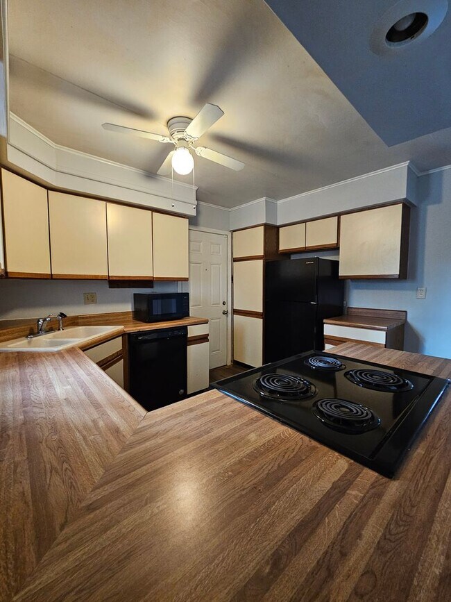 Foto del edificio - 3 Bd - 2 Ba near Hessel Park