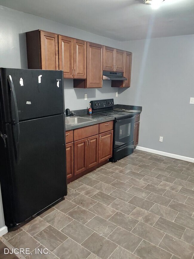 Foto del edificio - 2 br, 1 bath House - 847 E Hilton Street