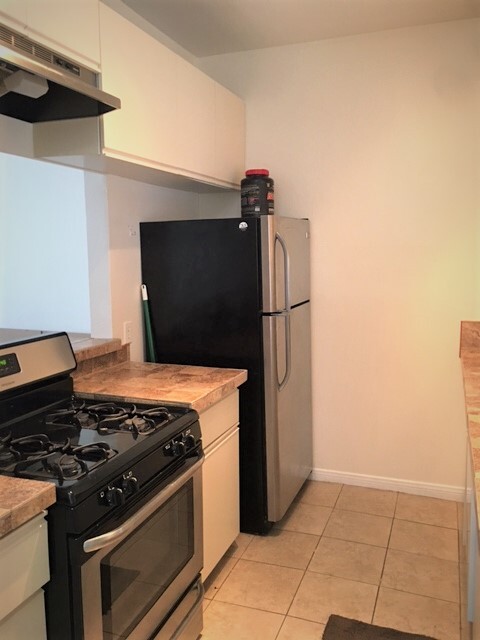 Primary Photo - 1422 N Martel Ave