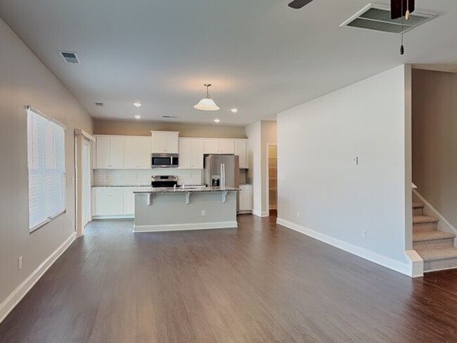 Building Photo - 3200 Emerald Ridge Ct