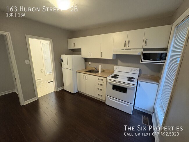 Building Photo - U OF T CAMPUS APARTMENT