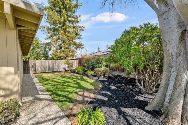 Foto del edificio - Affordable 2bed/2bath in South Woodland