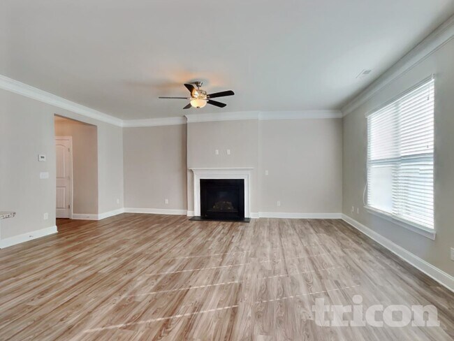 Building Photo - 225 Highview Dr