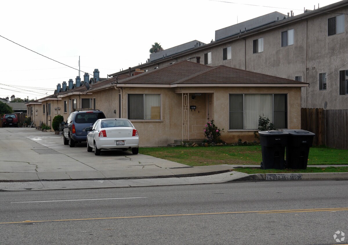 Primary Photo - 14918-14920 Inglewood Ave