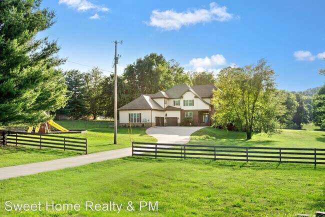 Building Photo - 4 br, 3.5 bath House - 918 North Countrywo...