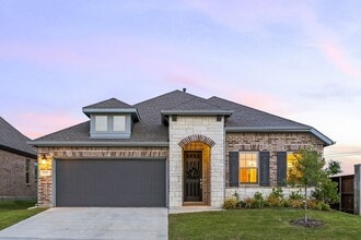 Building Photo - 2102 Clearwater Way