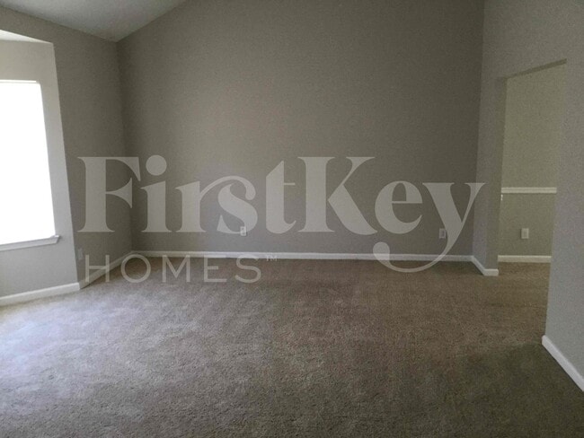 Foto del edificio - 5243 Round Table Dr